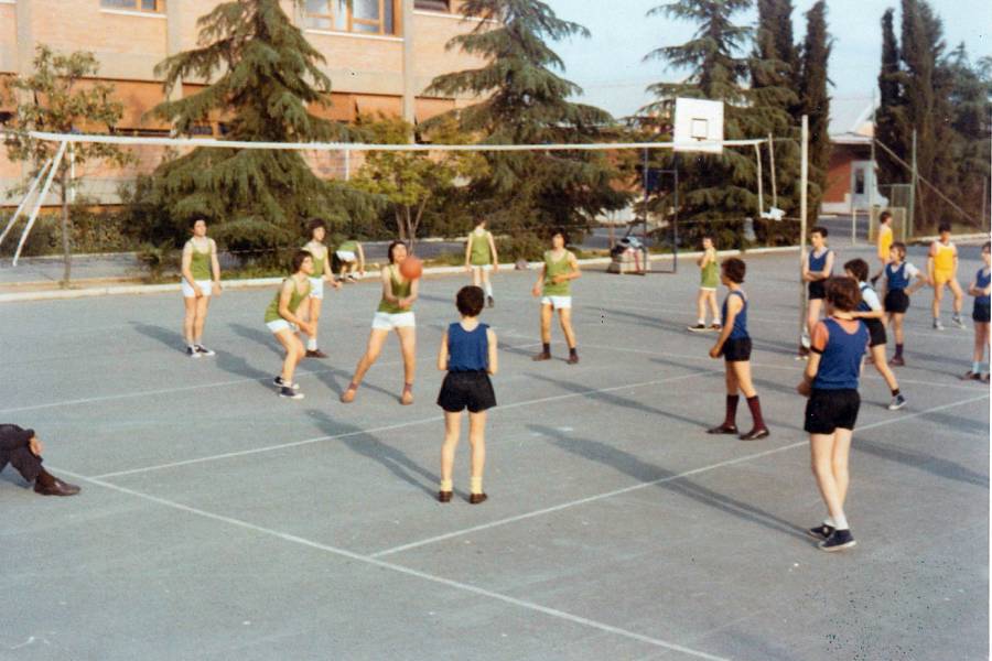 Anni 70 - Partita di pallavolo